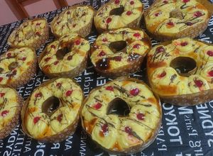 Una foto de Roscas de Pascua festivas