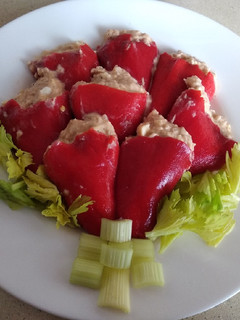 Una foto de Pimientos piquillo rellenos