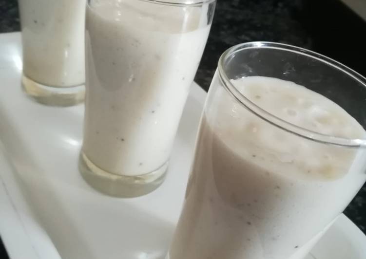 Simple Way to Prepare Super Quick Homemade Banana Milkshake