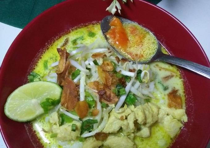 Soto ayam kemiri