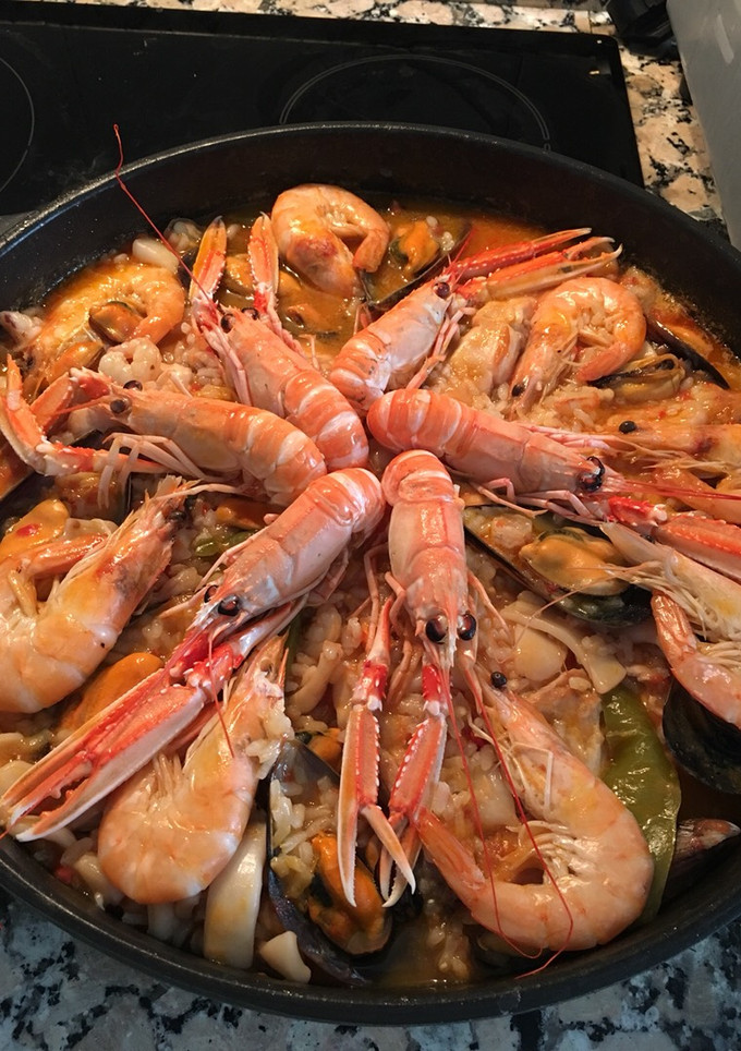 Una foto de Paella casera