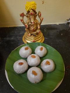 பூரண கொழுக்கட்டை(Poorana kolukattai recipe in tamil) செய்முறை முக்கிய புகைப்படம்