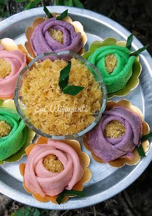Foto resep Dadar Gulung Mawar isi Unti Kelapa + tutor mawar