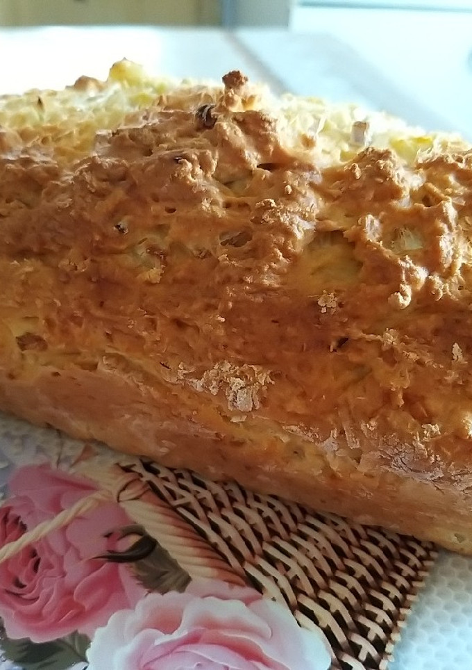 Vörös és lilahagymás kenyér recept fotója