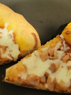 Una foto de Pizza del día anterior, y que quede como recién horneada