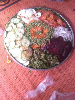 Kwaɗon salak da kayan lambu ainihin hoton girkin