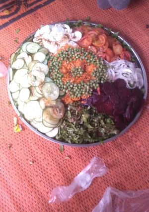 Kwaɗon salak da kayan lambu ainihin hoton girkin