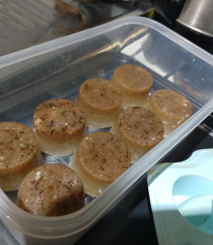 Una foto de Cubitos de caldo de carne y verduras