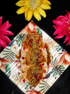 আলু টিক্কি চাট্(alu tikki chaat recipe in Bengali) রেসিপির প্রধান ছবি