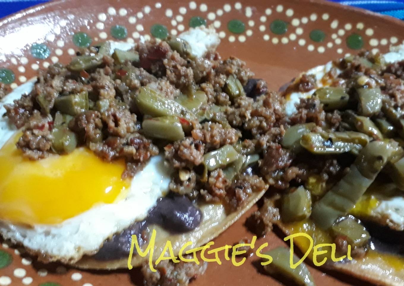Huevos rancheros con nopales