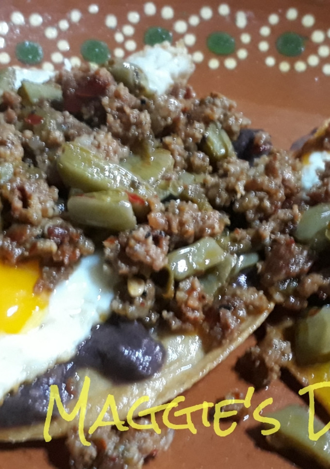 Una foto de Huevos rancheros con nopales