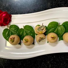 A picture of Pan gulkand ladoo.