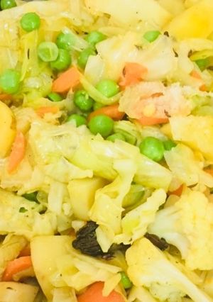 A picture of Mix veggie salad.