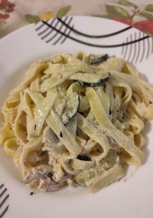 Foto di Tagliatelle con zucchine e tonno