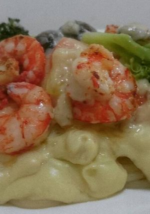 A picture of Shrimp W/creamy spaghetti.