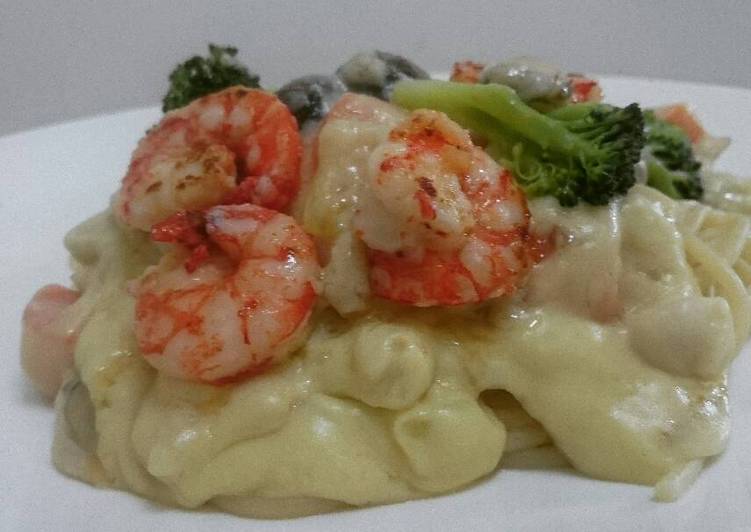 Recipe of Favorite Shrimp W/creamy spaghetti