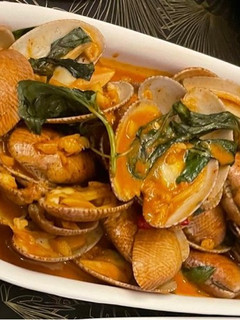 A picture of Thai Sweet Clams with Sweet Basil and Mild Chilli Sauce - WOWeeee :P.