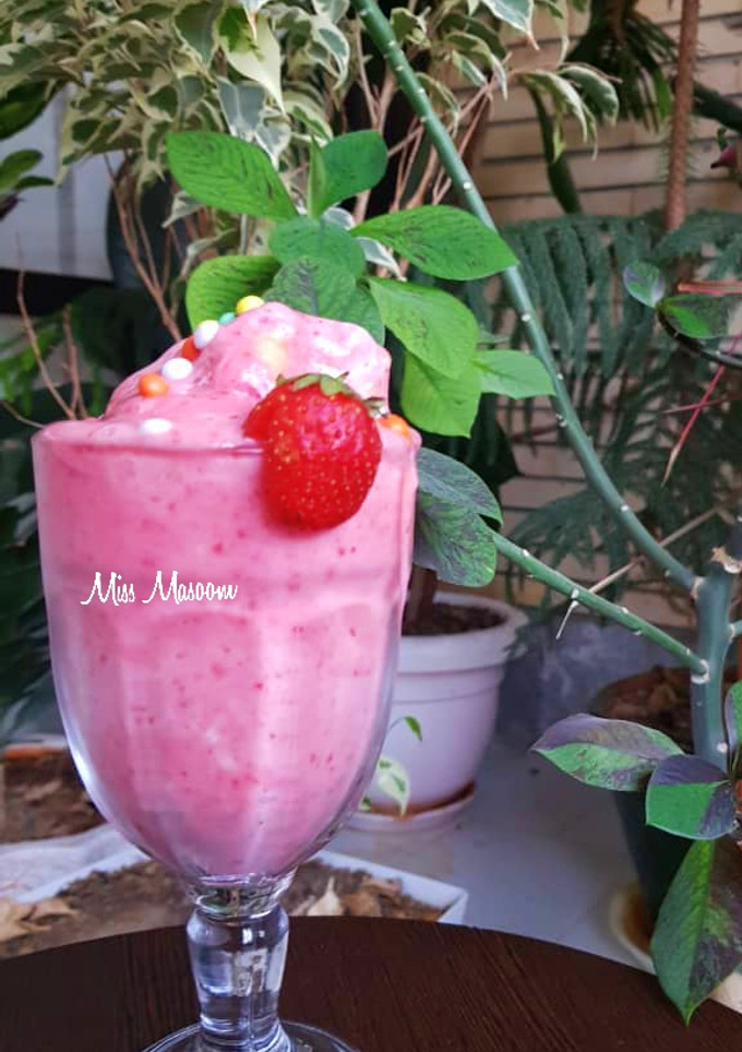 عکسی از دستور اسموتی توت فرنگی و موز