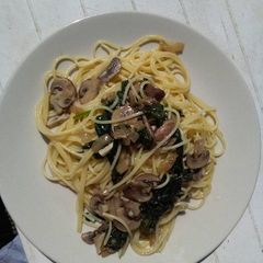A picture of Delicious Mushroom and Spinach Pasta.