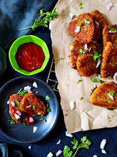 पनीर पोटैटो कटलेट(paneer potato cutlet recipe in hindi) रेसिपी मुख्य फोटो