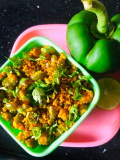 शिमला मिर्च की सब्जी (shimla mirch ki sabzi recipe in Hindi) रेसिपी मुख्य फोटो