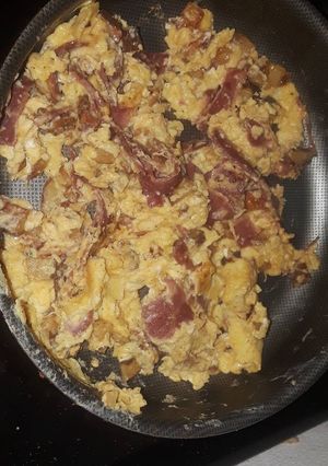 A picture of Scrambled Egg Omelette.