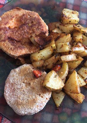 Una foto de Hamburguesa de calabaza con papas al horno