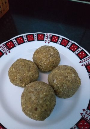 #winter चने गुड़ लड्डू (Chane gur ladoo recipe in hindi) रेसिपी मुख्य फोटो