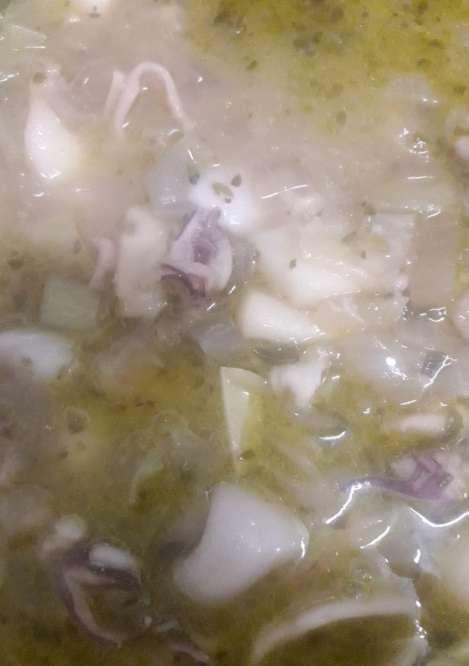 Una foto de Sepia en salsa oreganada con olla GM