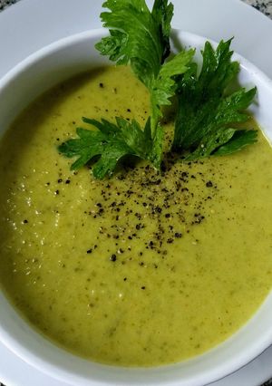 Una foto de Sopa de apio