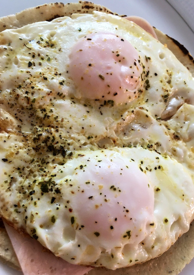 Una foto de Huevos estrellados al vapor (técnica más saludable)