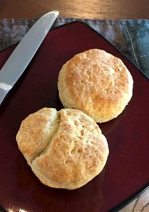 A picture of Mom's Buttermilk Biscuits (Taste of Home).
