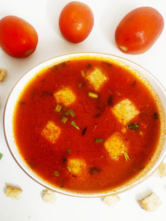 தக்காளி சூப் (Tomato soup recipe in tamil) செய்முறை முக்கிய புகைப்படம்
