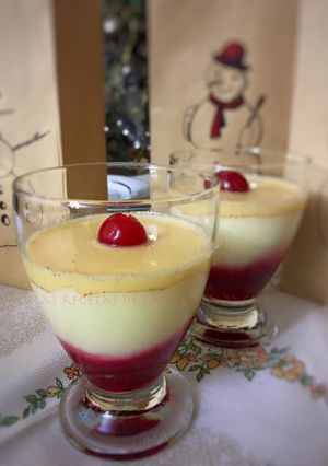 Una foto de Crema de arroz con leche, con sabayón y coulis de frambuesa en TM5