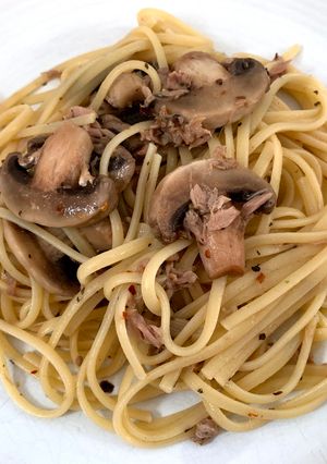 A picture of Tuna Mushroom Linguine.