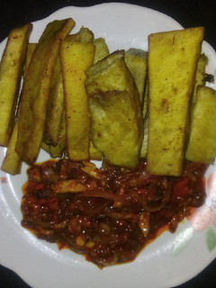 A picture of Spicy fried yam and smoked fish sauce.