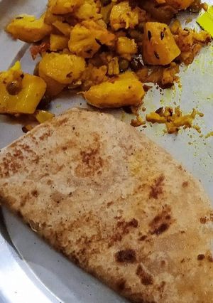 आलू गोभी की सब्जी (aloo gobi ki sabzi recipe in Hindi) रेसिपी मुख्य फोटो