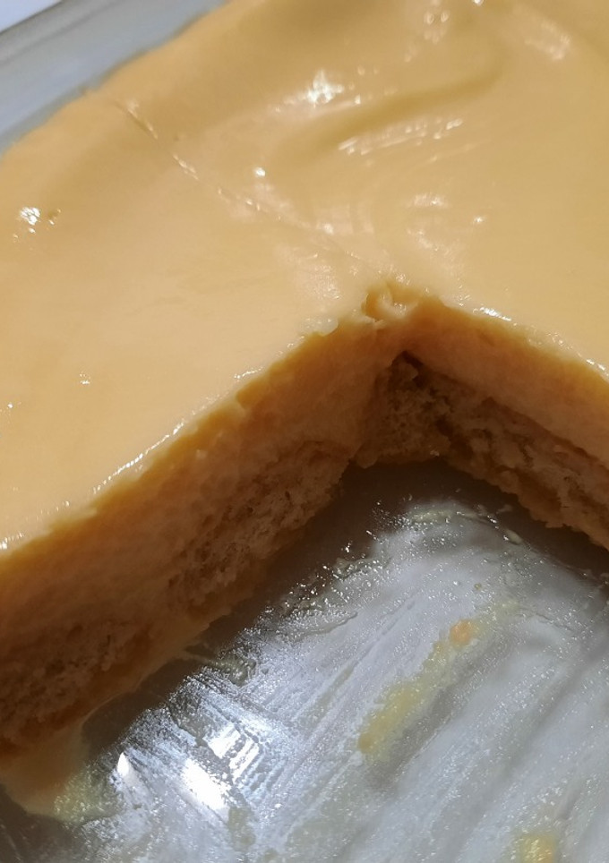 Una foto de Postre tipo flan de limón y vainillas