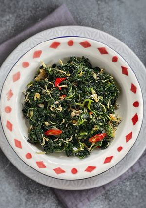 Foto resep Oseng Daun Pepaya Teri Pedas Favorit Ibu