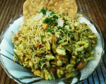 Easy Prepare Recipe Kachori Bhel Puri Savory Delicious