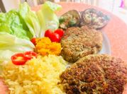 Uma foto de lentilha hamburguer vegano
