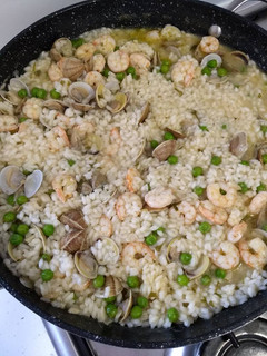 Una foto de Arroz con salsa verde