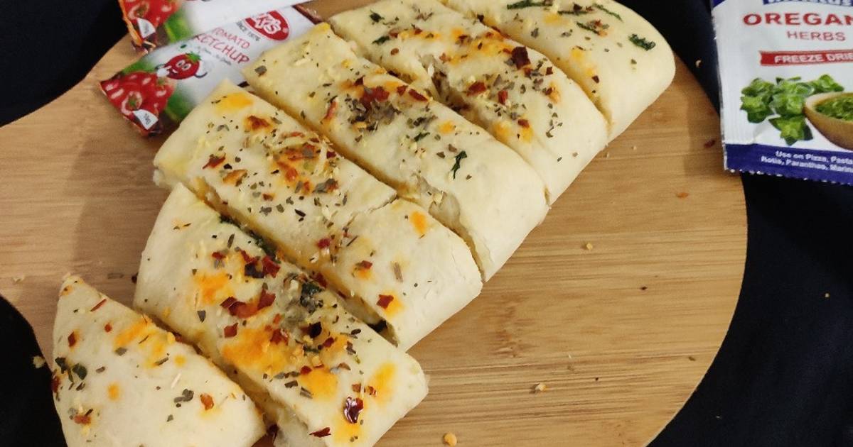 Cheese stuffed garlic bread (Domino's style) Recipe by Unnati Desai