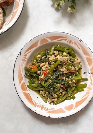 Foto resep Tumis Kangkung Tempe Semangit