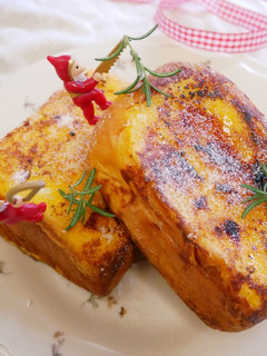 聖誕風「焦糖法式吐司」外脆裡嫩好好吃～ 的食譜成品照片