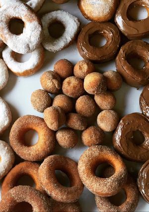 صورة لوصفة دونات بعجينة العشر دقائق (سهلة)