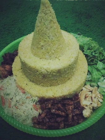 Langkah Mudah untuk Menyiapkan Resep Nasi tumpeng magicom yang Lezat Sekali Anti Ribet, Bikin Ngiler