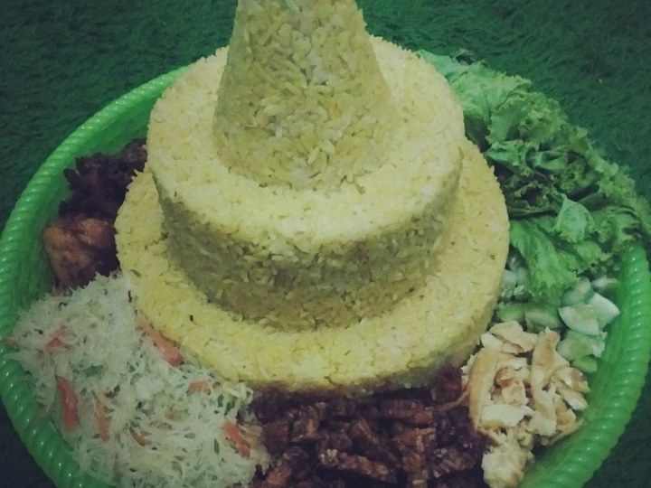 Langkah Mudah untuk Menyiapkan Resep Nasi tumpeng magicom yang Lezat Sekali Anti Ribet, Bikin Ngiler