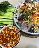 Cá hấp cuốn bánh tráng (Cải thảo tím)