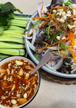 Hình của món Cá hấp cuốn bánh tráng (Cải thảo tím).